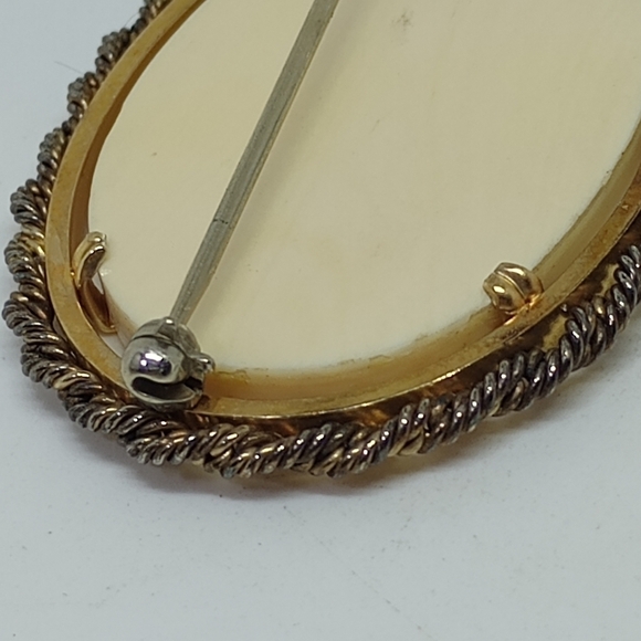 * vintage Krementz scrimshaw lighthouse & clipper ship pin brooch - Picture 5 of 6